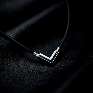 Tao Necklace Vega Next 全磁石頸繩
簡約V型設計能搭配各式各樣的風格，每個都是日本職人一個一個親手打磨製成。